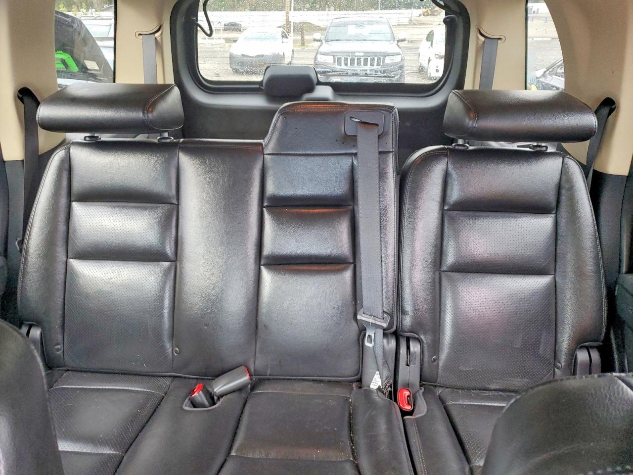 FORD EXPLORER 2010 — 11