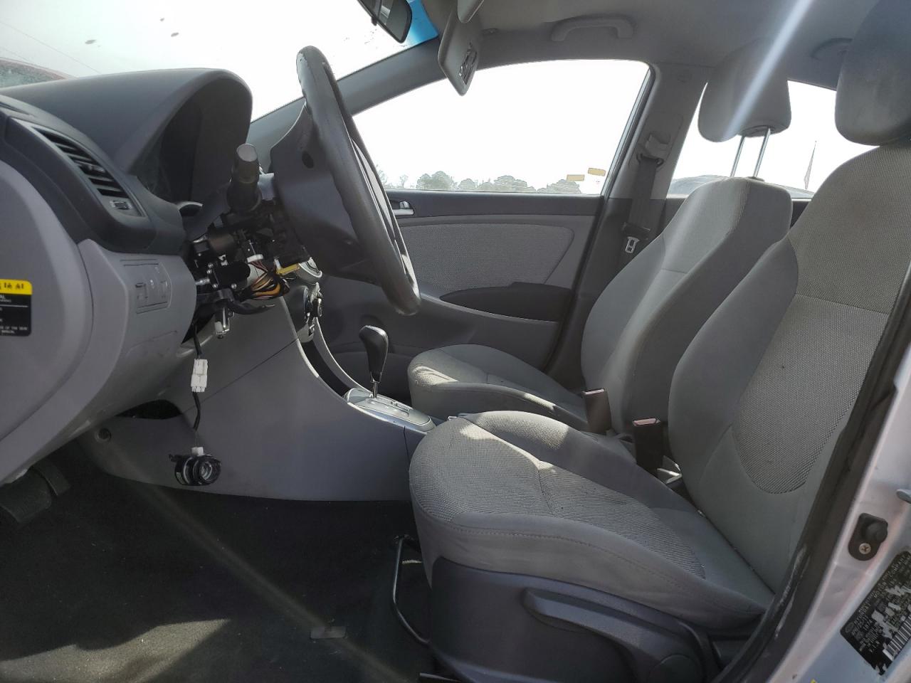 HYUNDAI ACCENT 2012 — 8