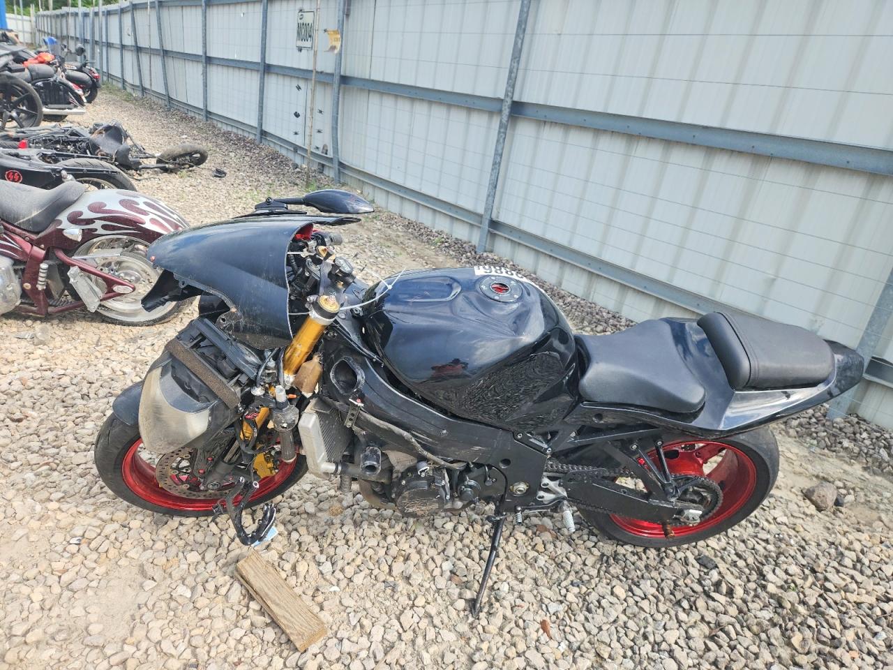 SUZUKI GSX-R1000 2003 — 4