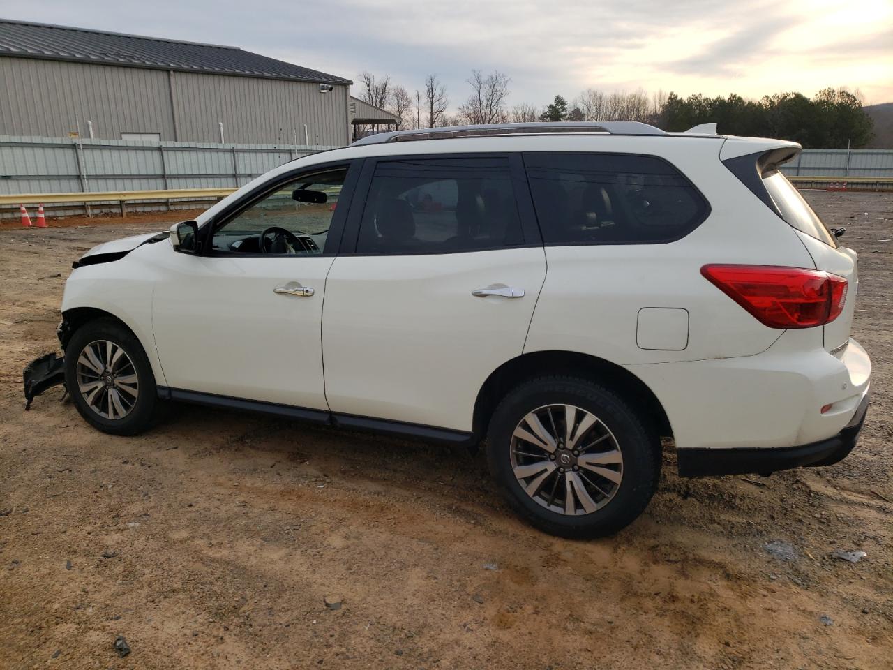 NISSAN PATHFINDER 2019 — 3