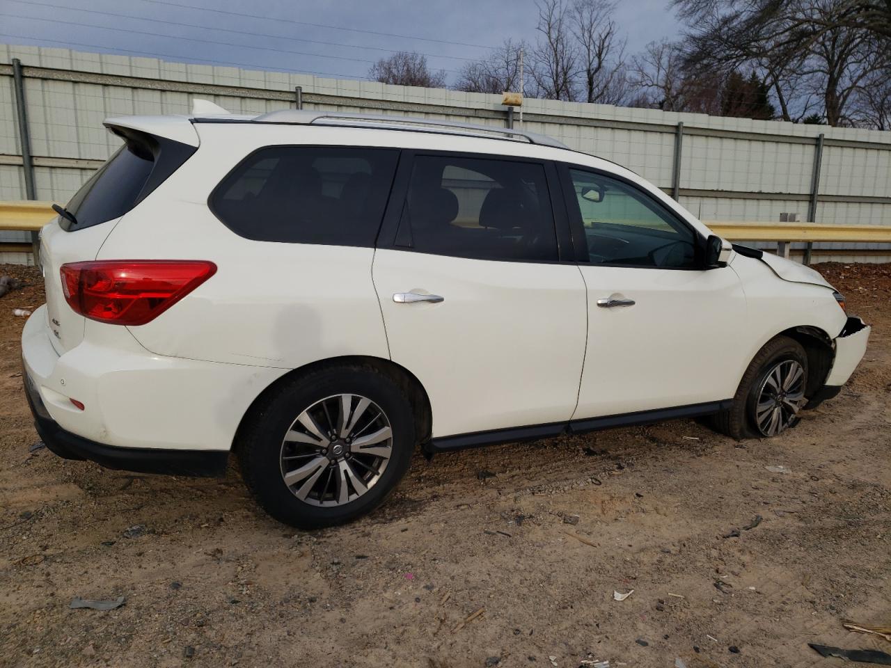 NISSAN PATHFINDER 2019 — 4