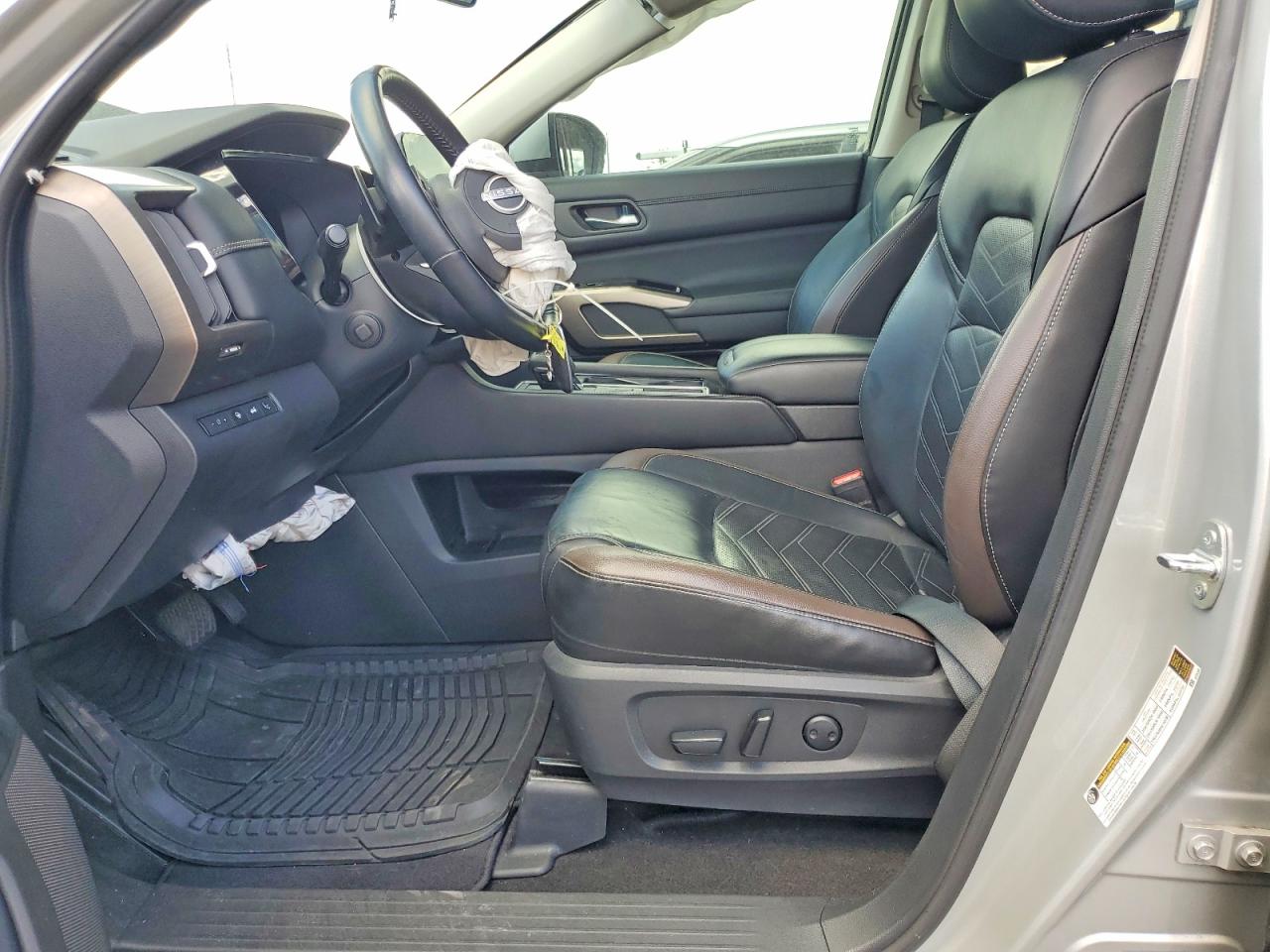 NISSAN PATHFINDER 2023 — 8