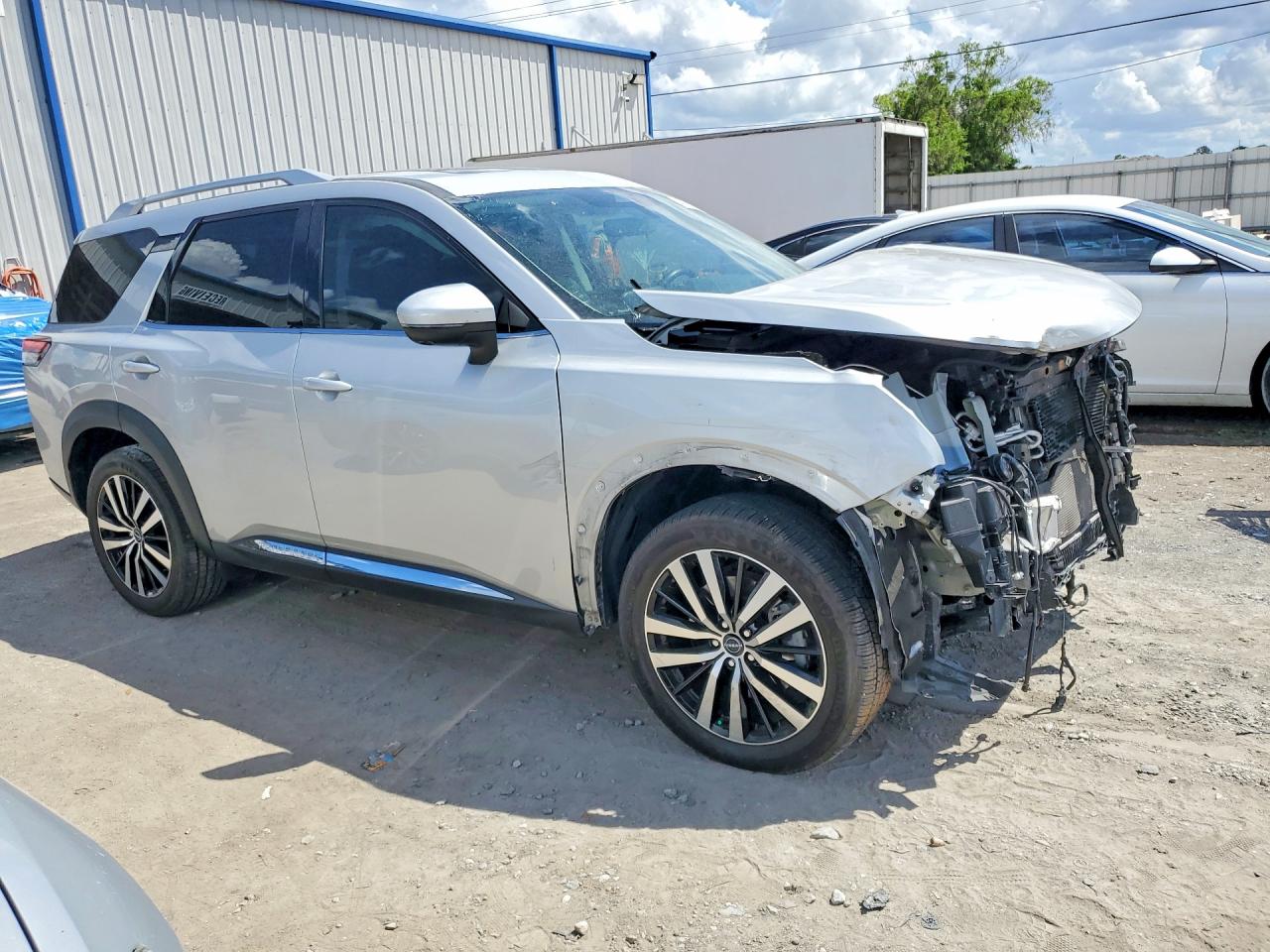 NISSAN PATHFINDER 2023 — 5
