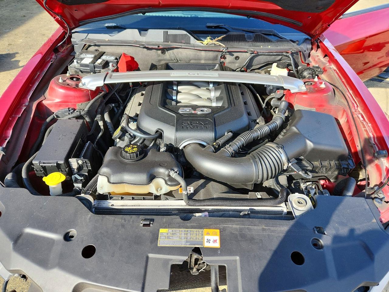 FORD MUSTANG 2012 — 12