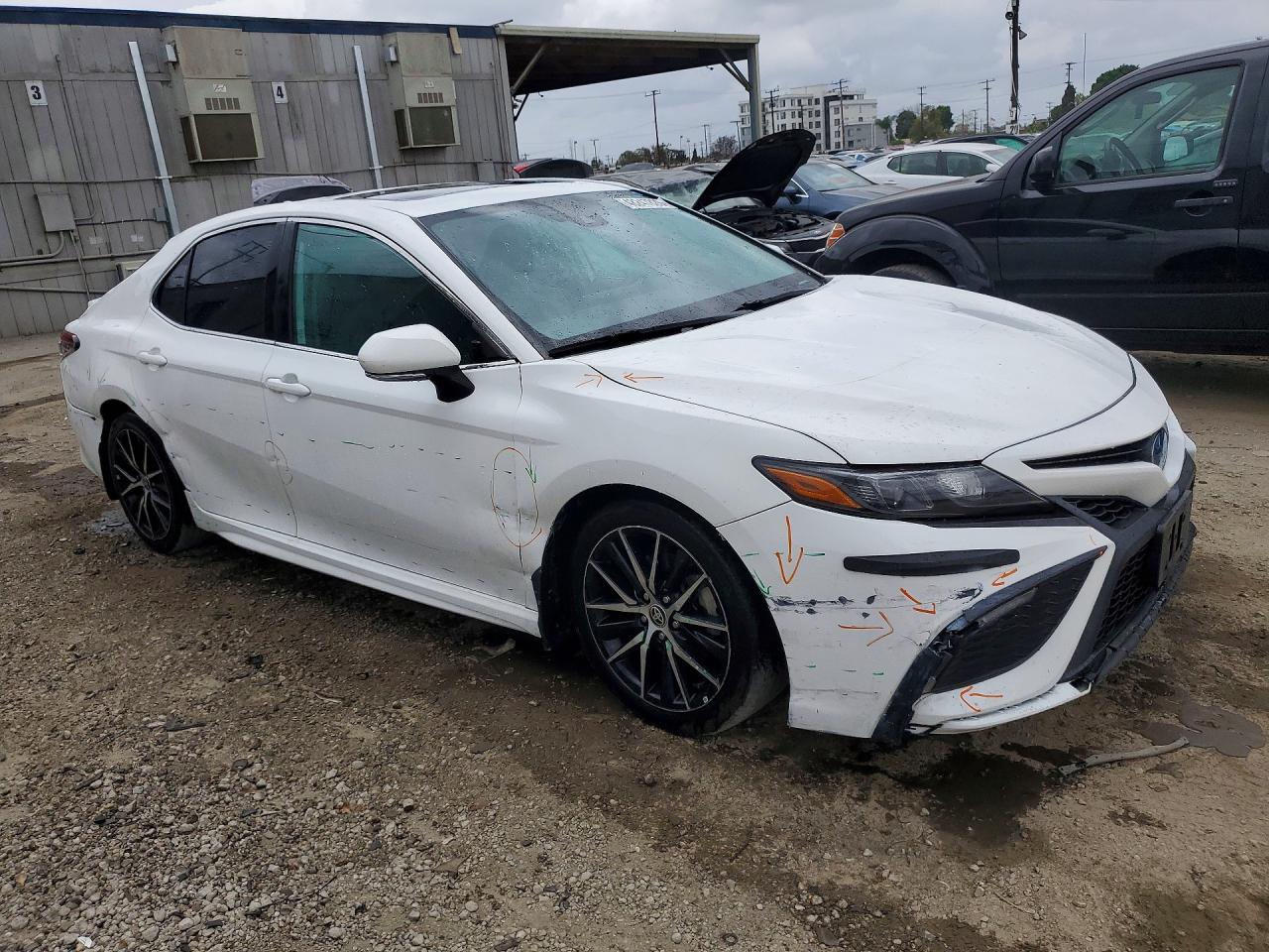 2022 TOYOTA CAMRY HYBRID SE