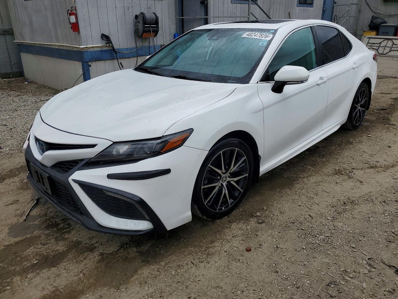 2022 TOYOTA CAMRY HYBRID SE