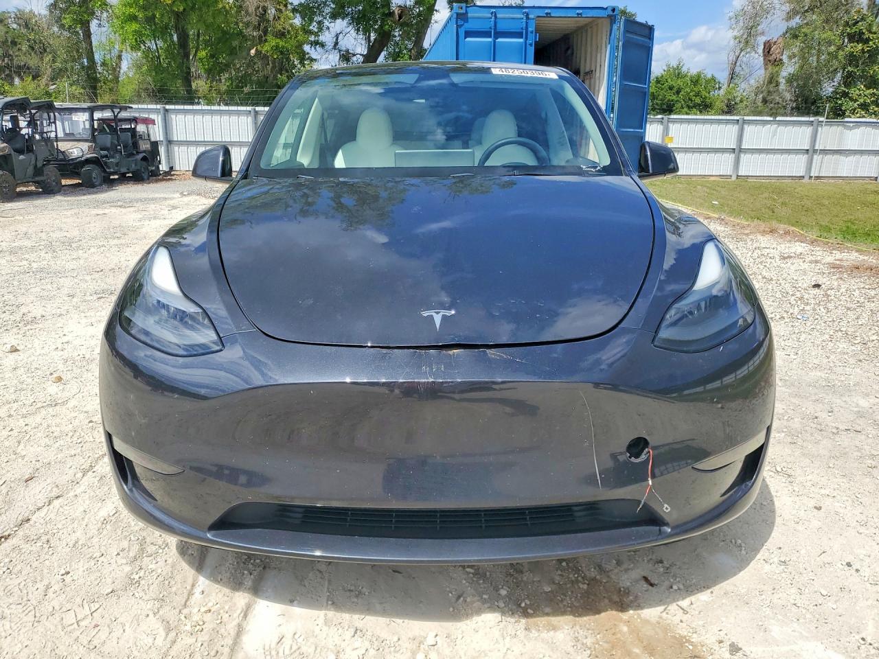 TESLA MODEL Y 2024 — 6