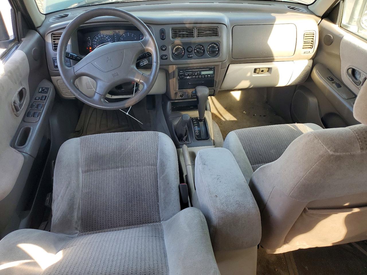 MITS MONTERO SPORT XLS 4D 2000 — 9
