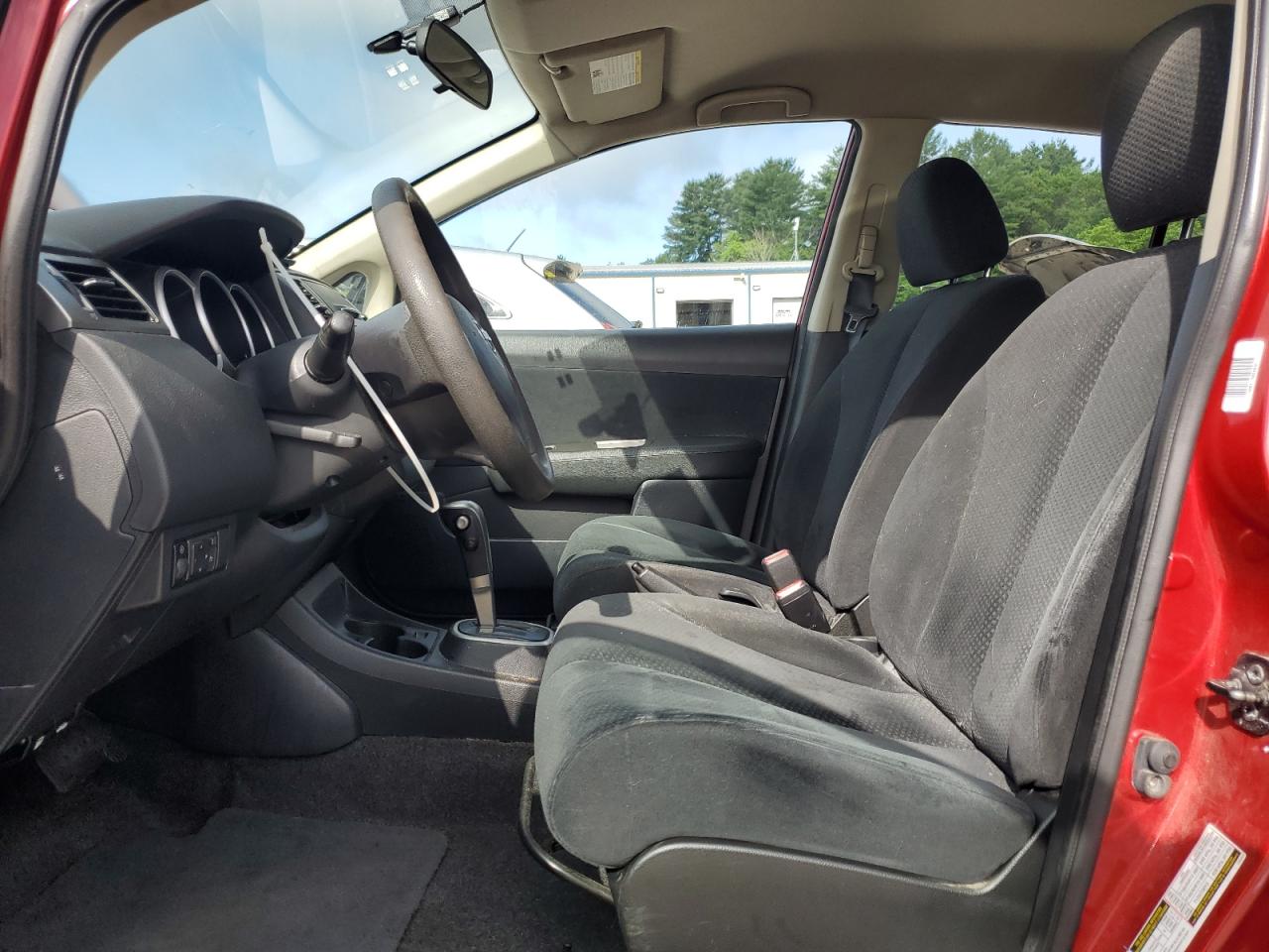 NISSAN VERSA 2011 — 8