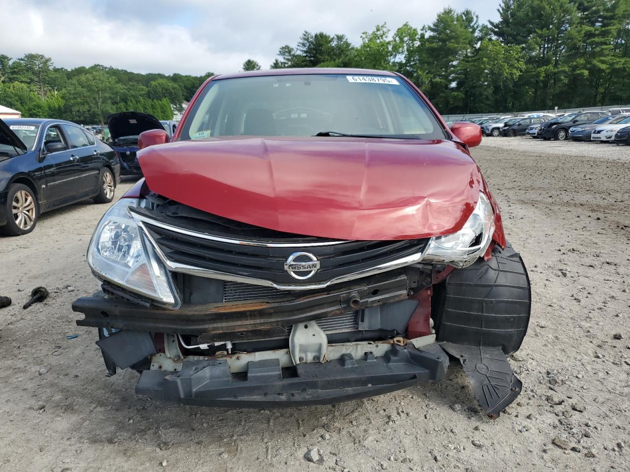 NISSAN VERSA 2011 — 6