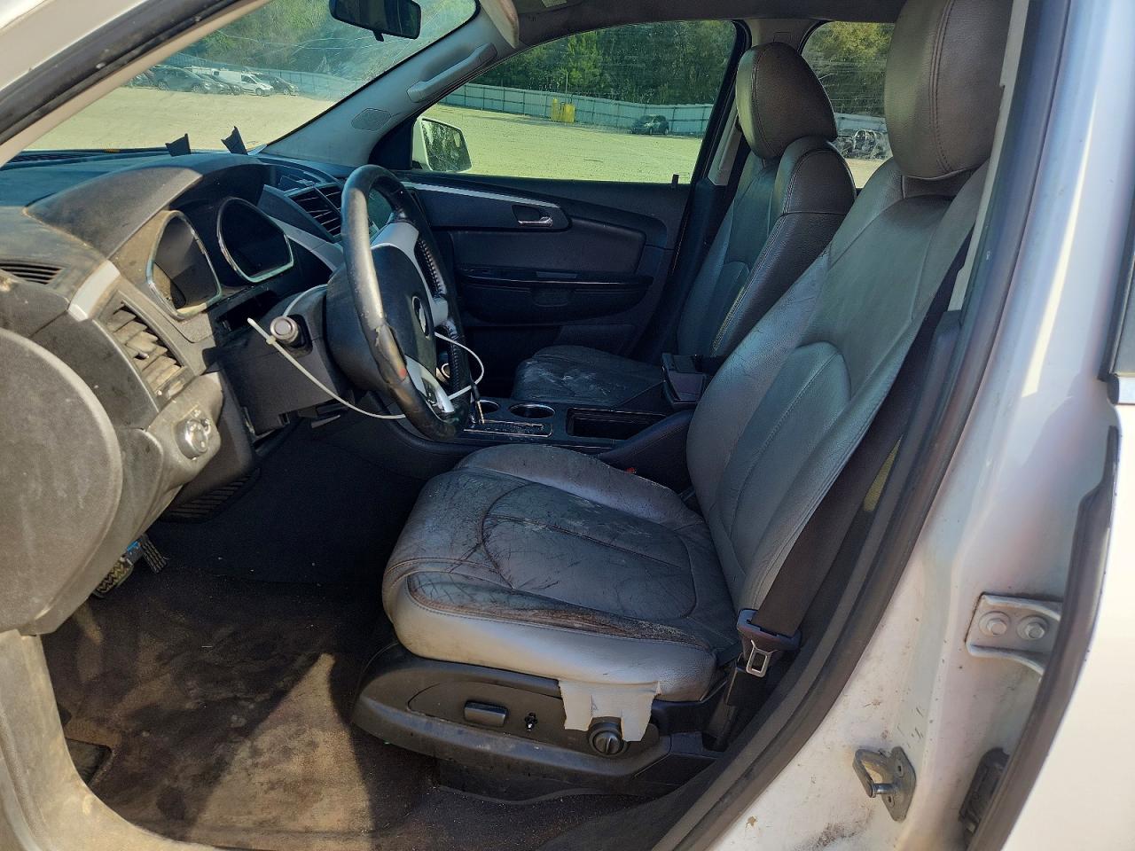 CHEVROLET TRAVERSE 2010 — 8