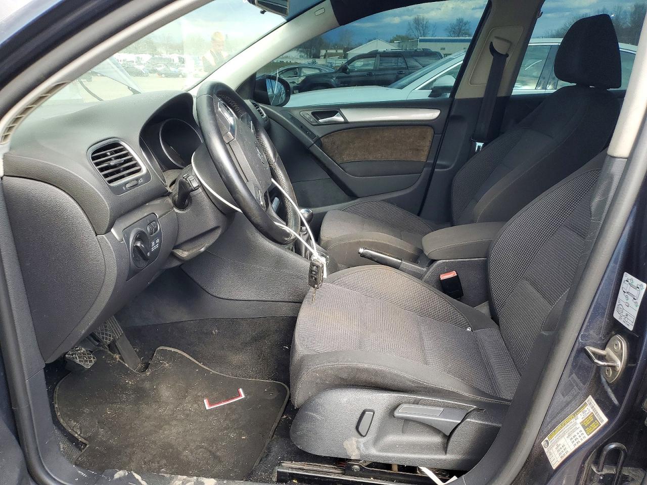 VOLKSWAGEN GOLF 2012 — 8