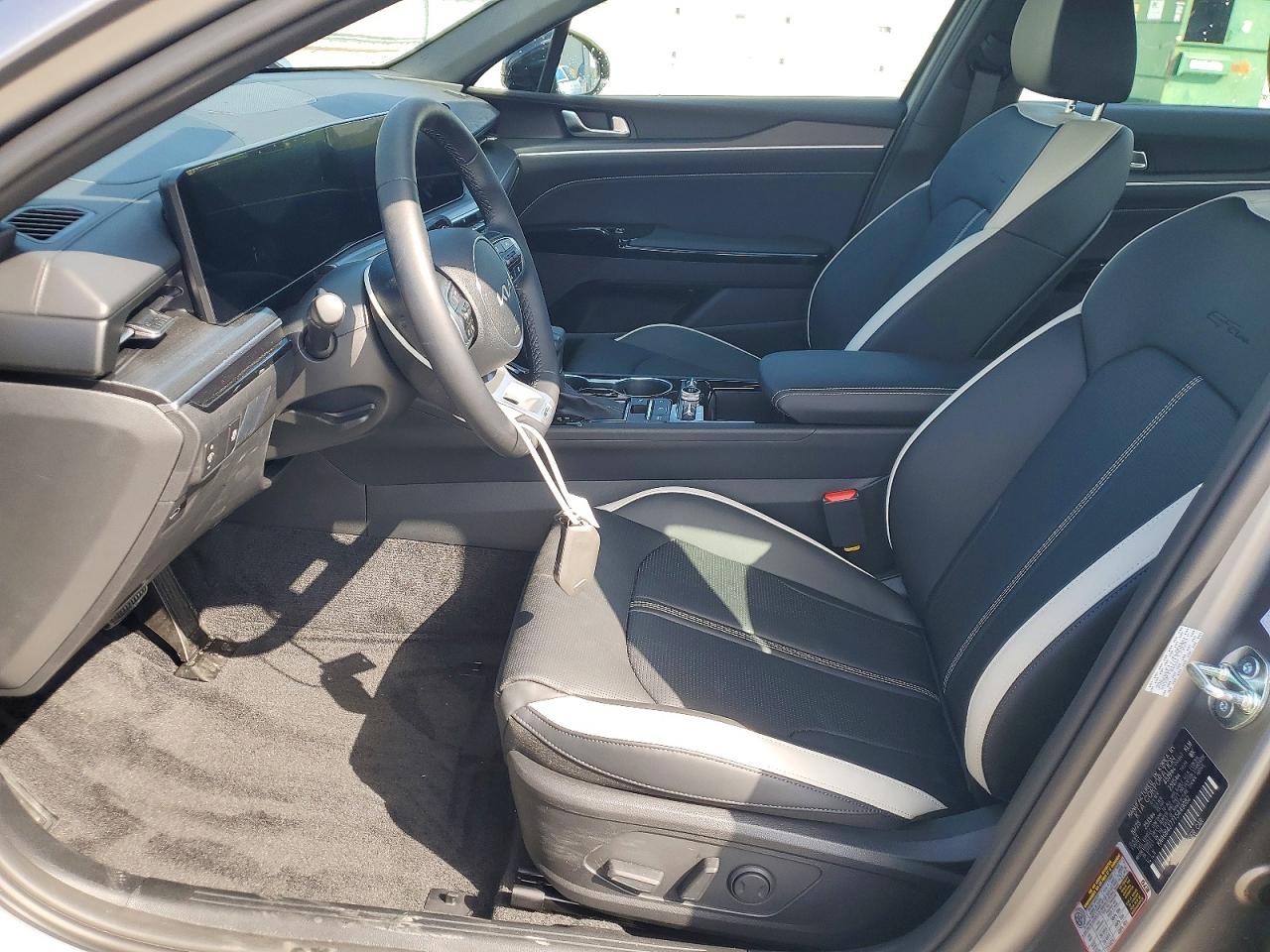 KIA K5 2026 — 8