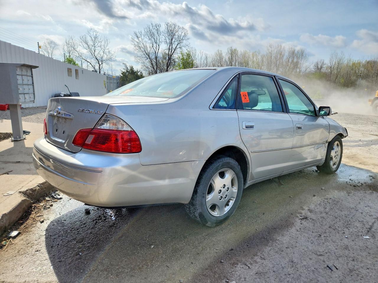 TOYOTA AVALON 2004 — 4