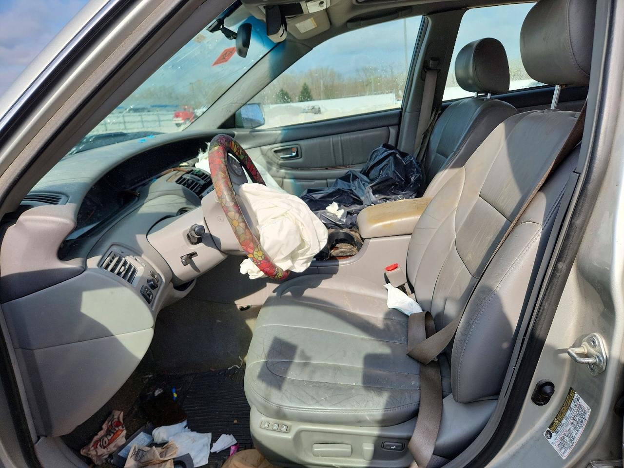 TOYOTA AVALON 2004 — 8