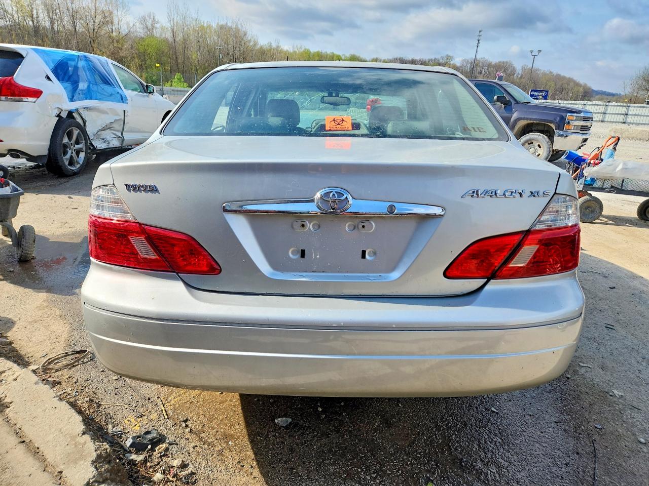 TOYOTA AVALON 2004 — 7