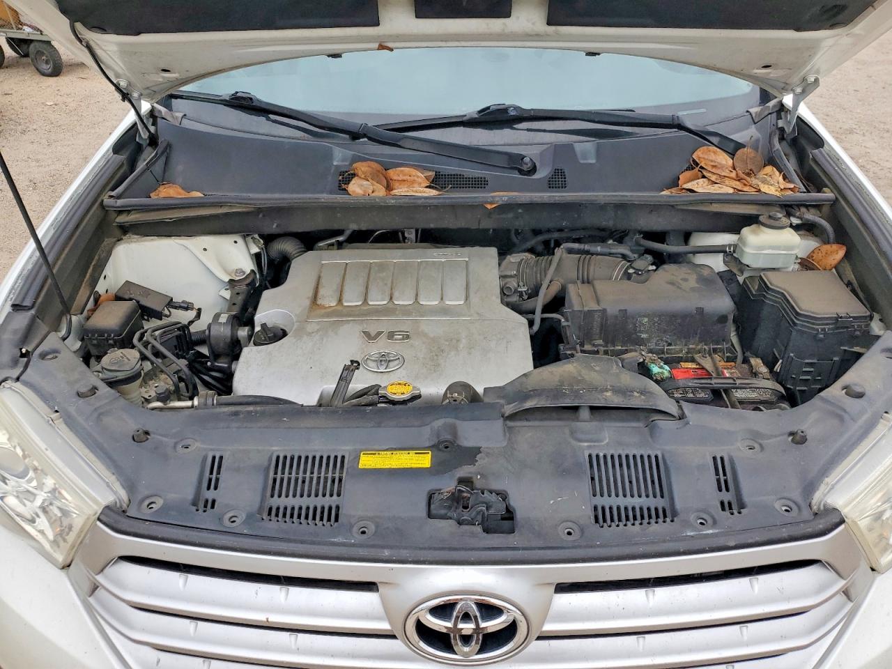 TOYOTA HIGHLANDER 2011 — 13