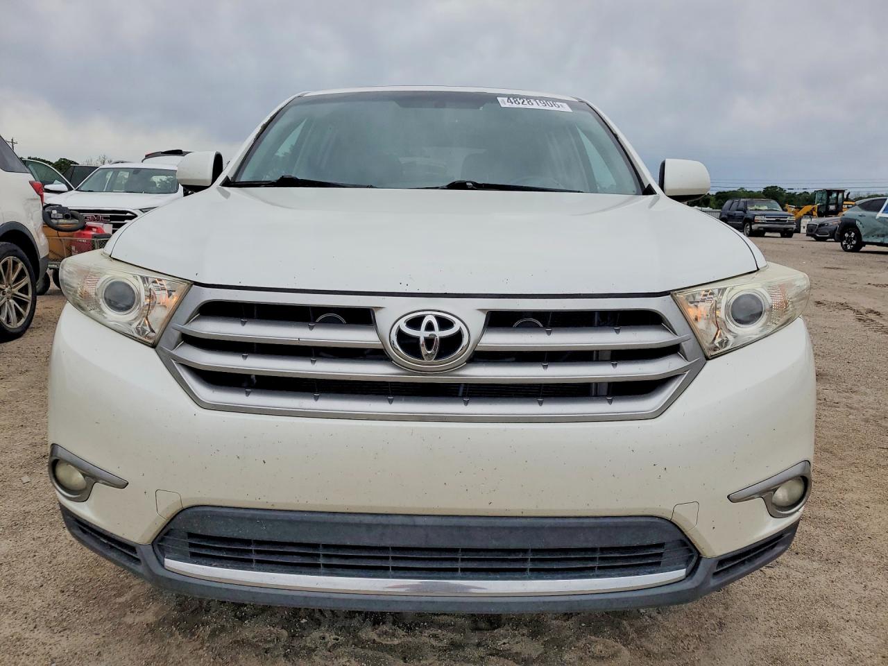 TOYOTA HIGHLANDER 2011 — 6