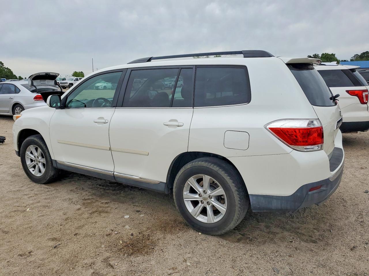 TOYOTA HIGHLANDER 2011 — 3