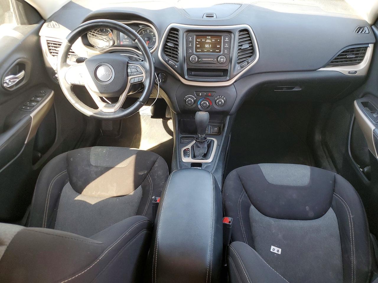 JEEP CHEROKEE 2018 — 9