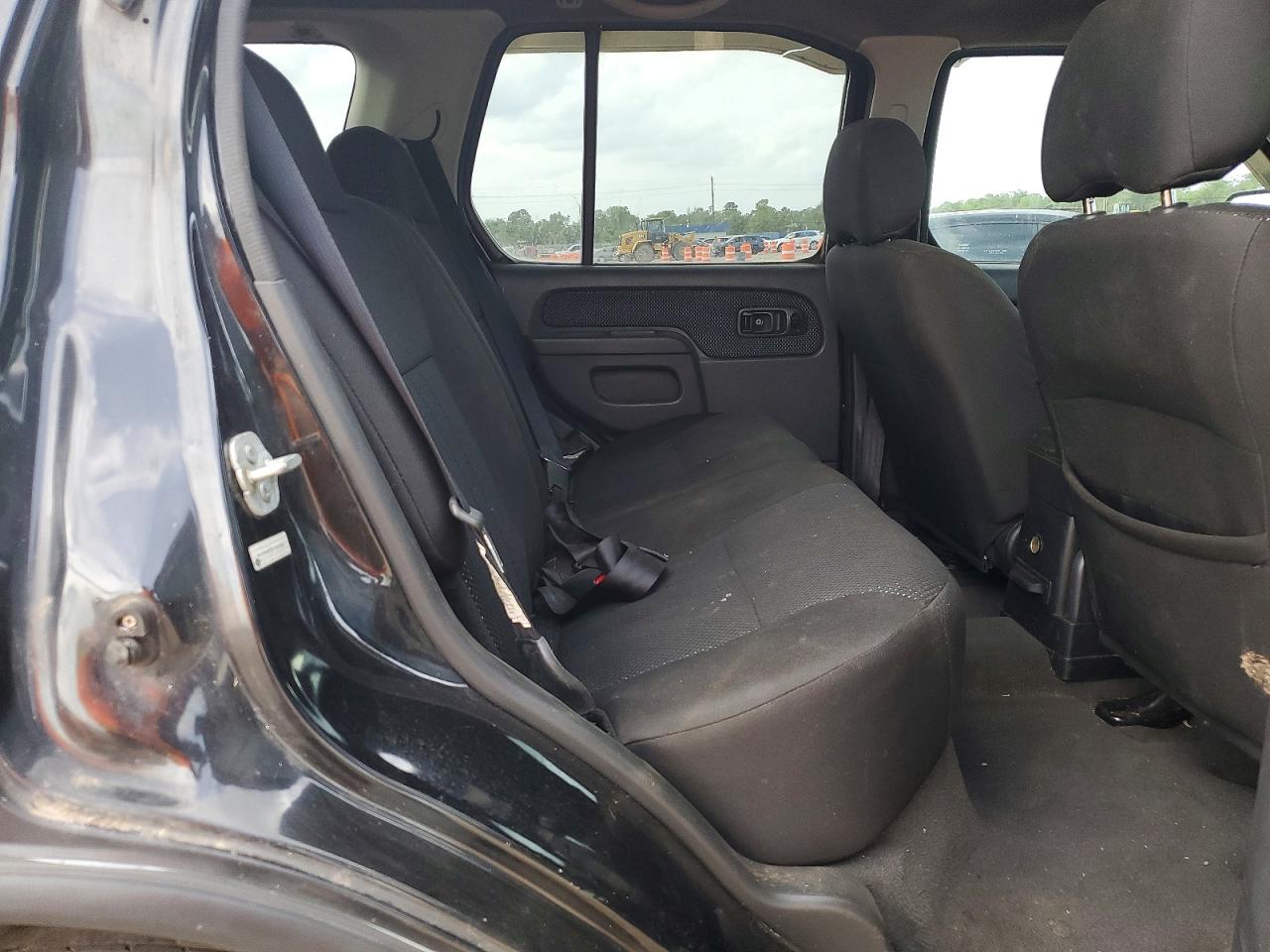 NISSAN XTERRA 2002 — 12