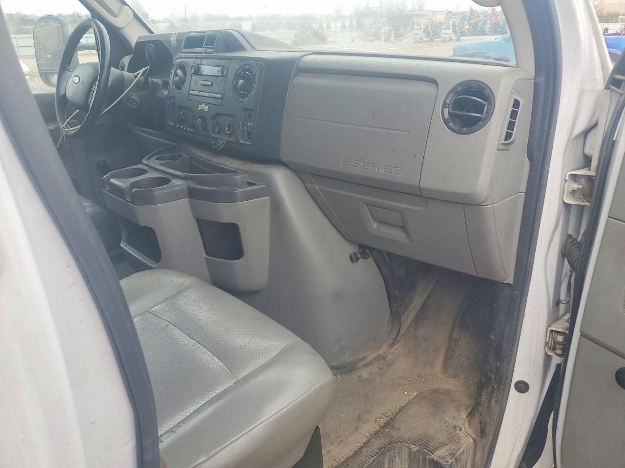 FORD ECONOLINE E350 2017 — 9