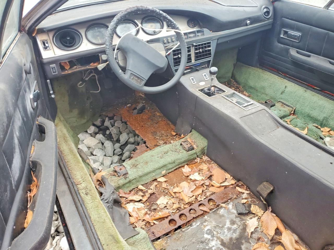 MG COUPE 1975 — 9