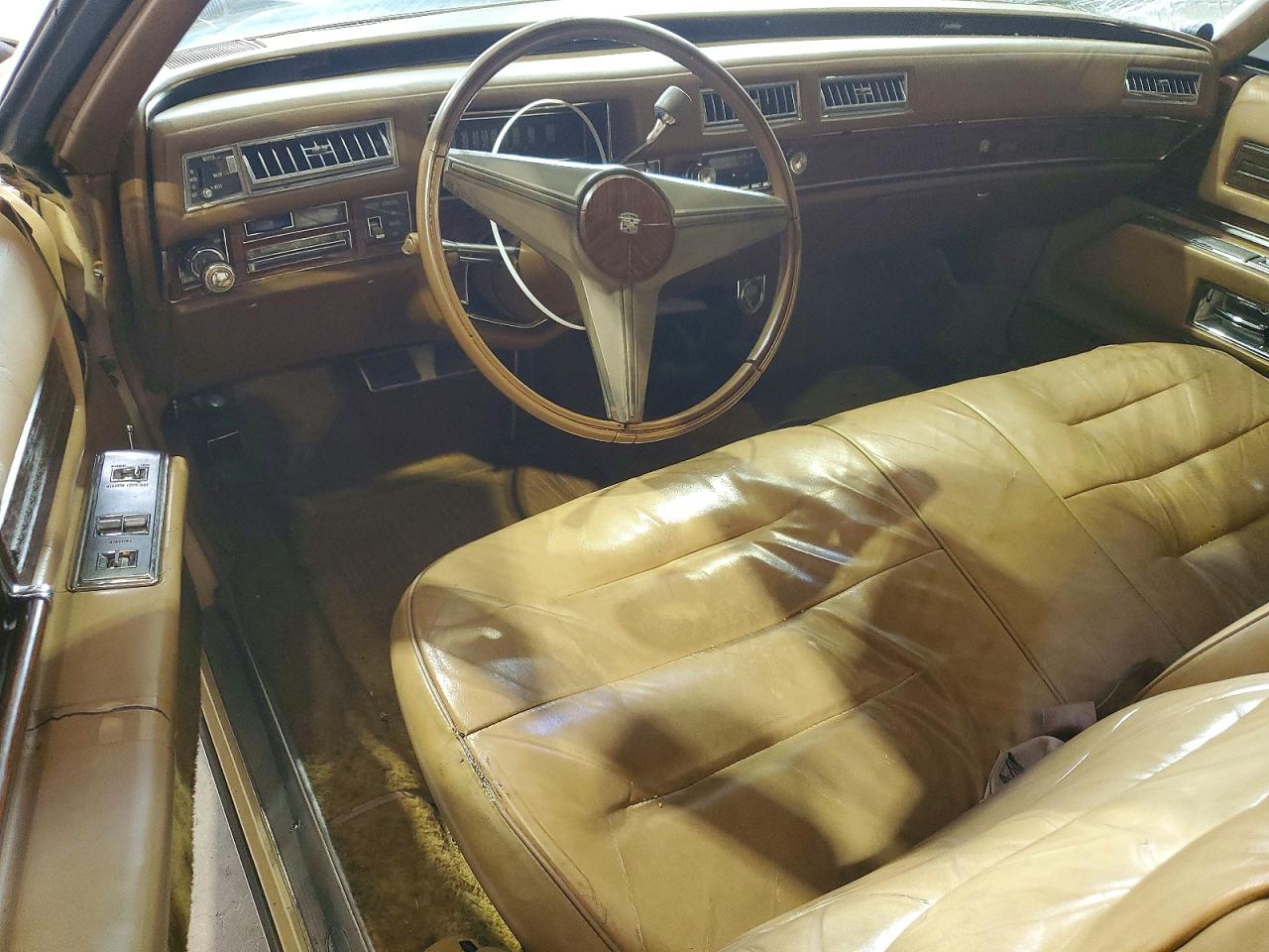 CADI DEVILLE 1976 — 9