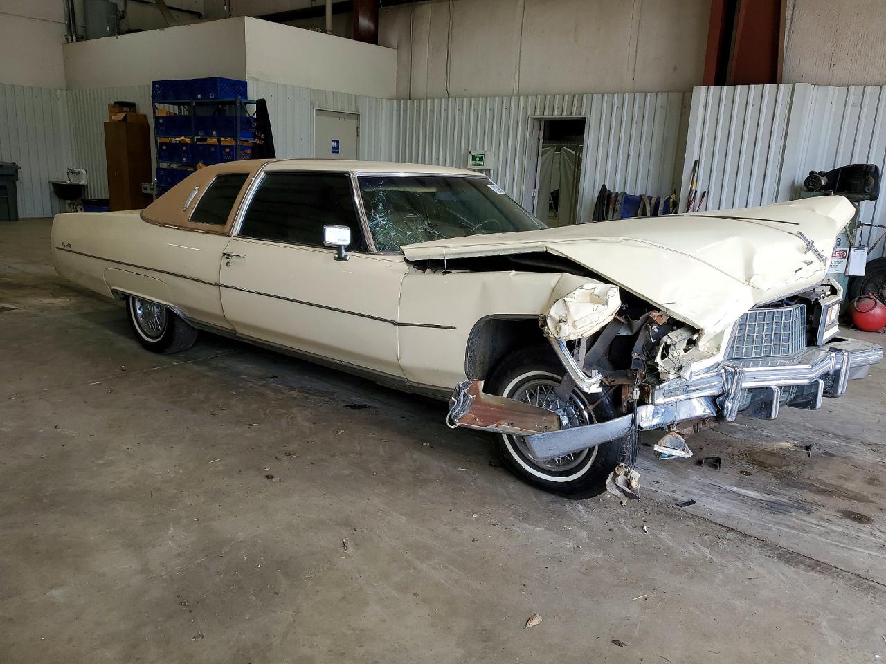 CADI DEVILLE 1976 — 5