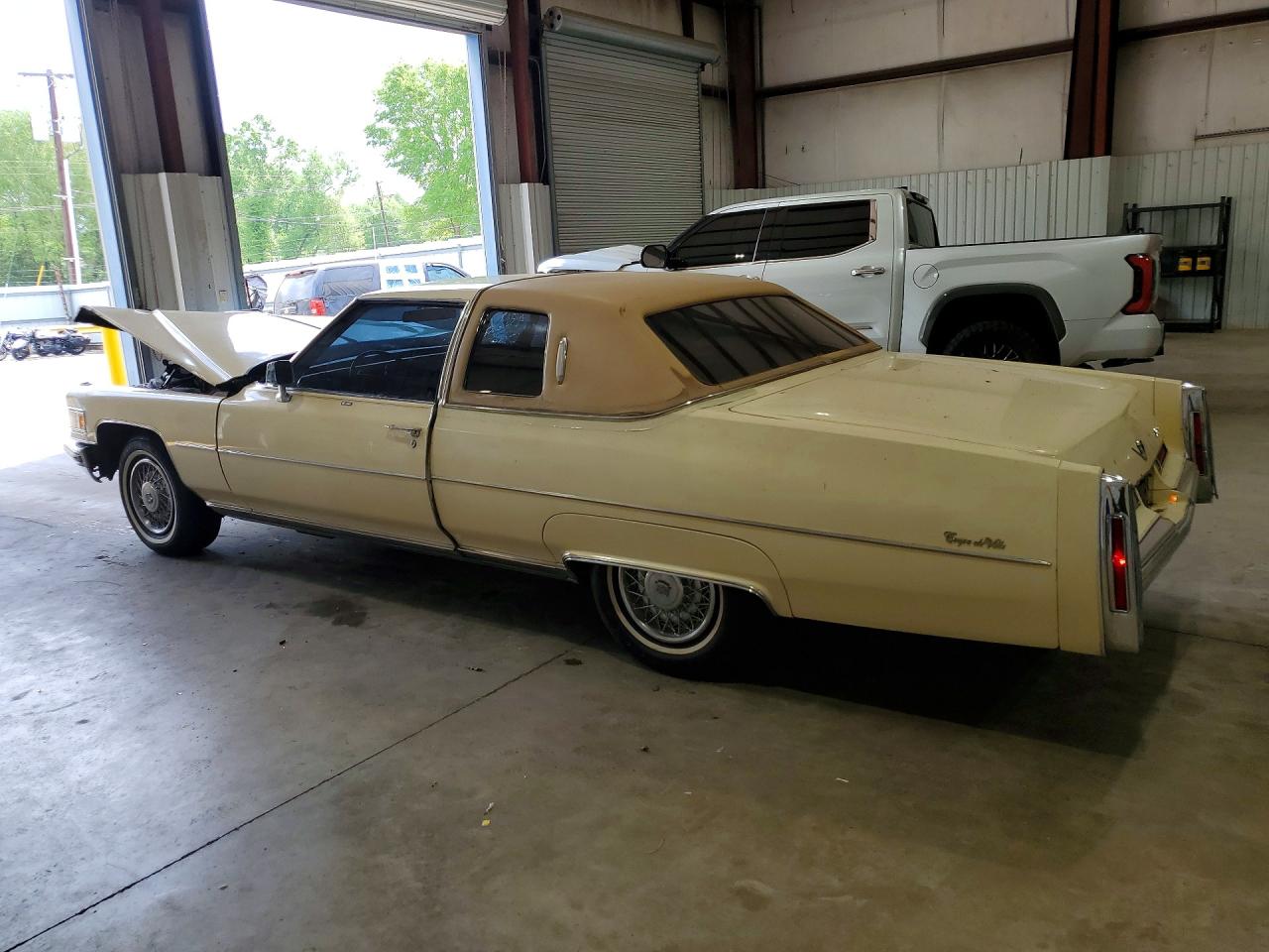 CADI DEVILLE 1976 — 3