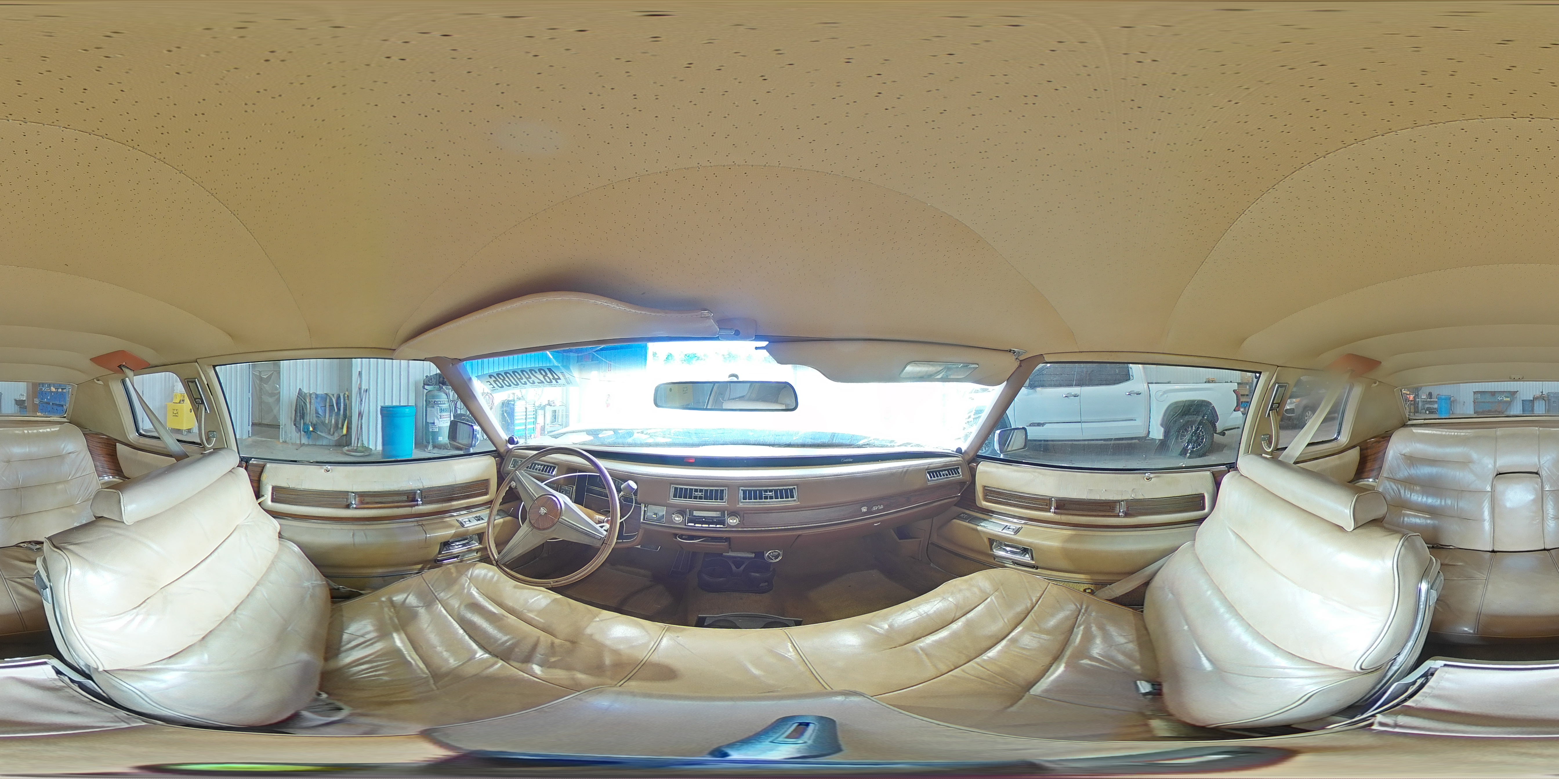 CADI DEVILLE 1976 — 14