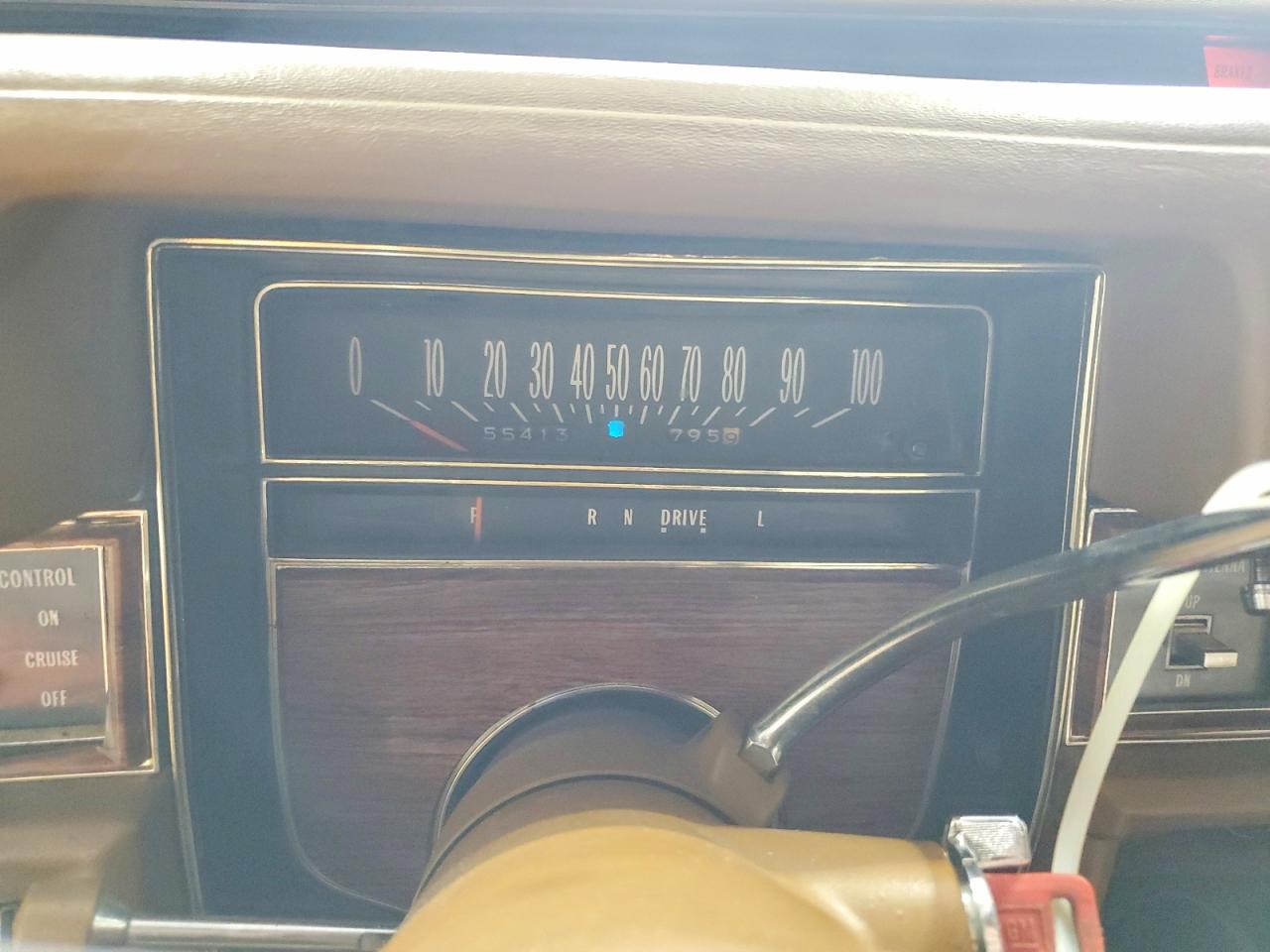 CADI DEVILLE 1976 — 10