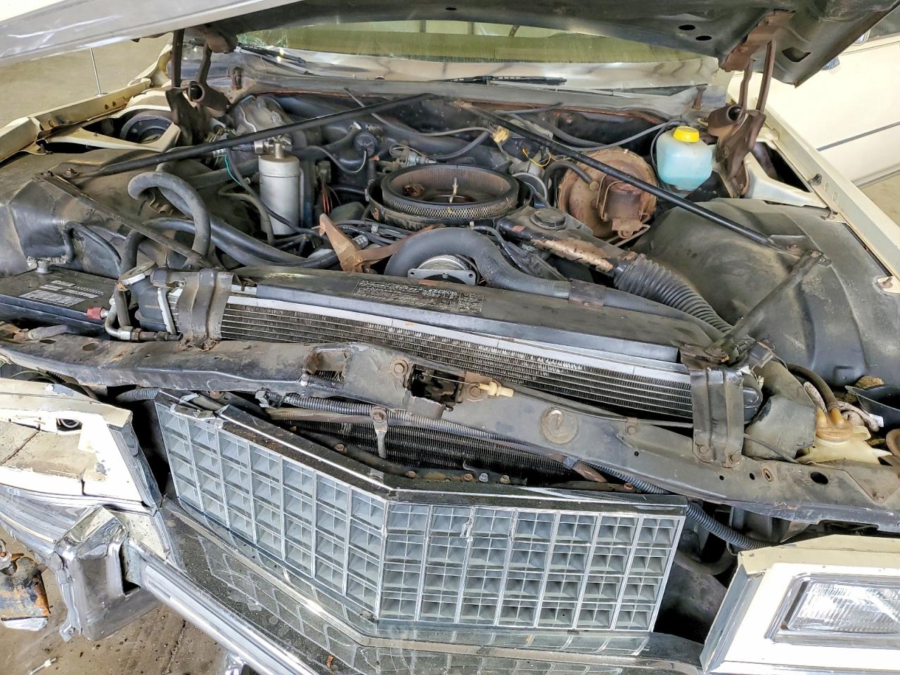 CADI DEVILLE 1976 — 12