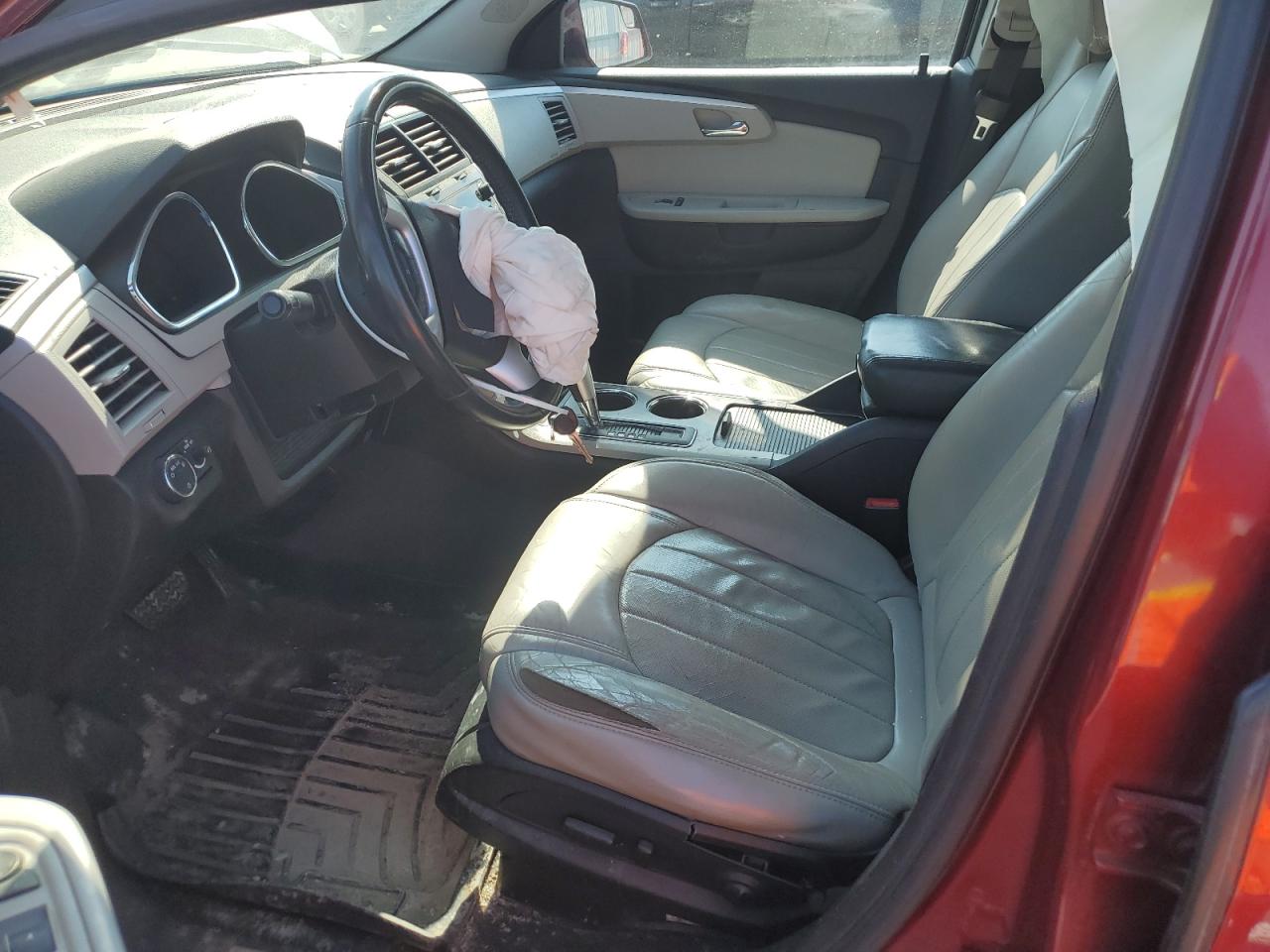 CHEVROLET TRAVERSE 2011 — 8