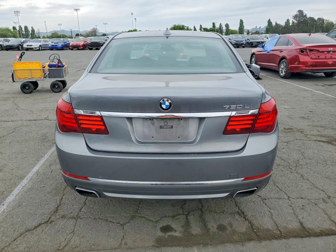 BMW 750 2014 — 7
