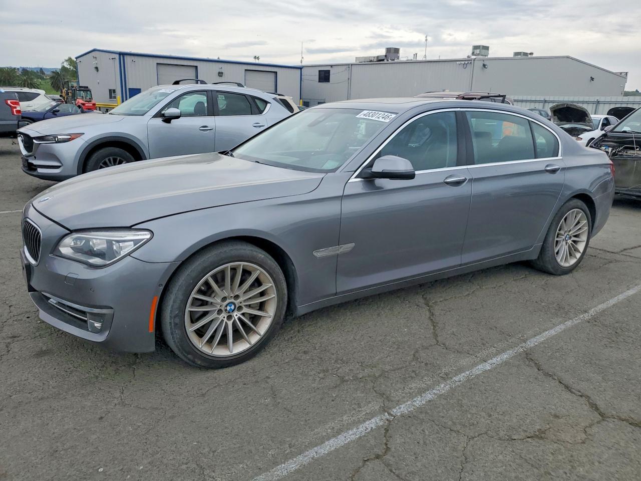 BMW 750 2014 — 2