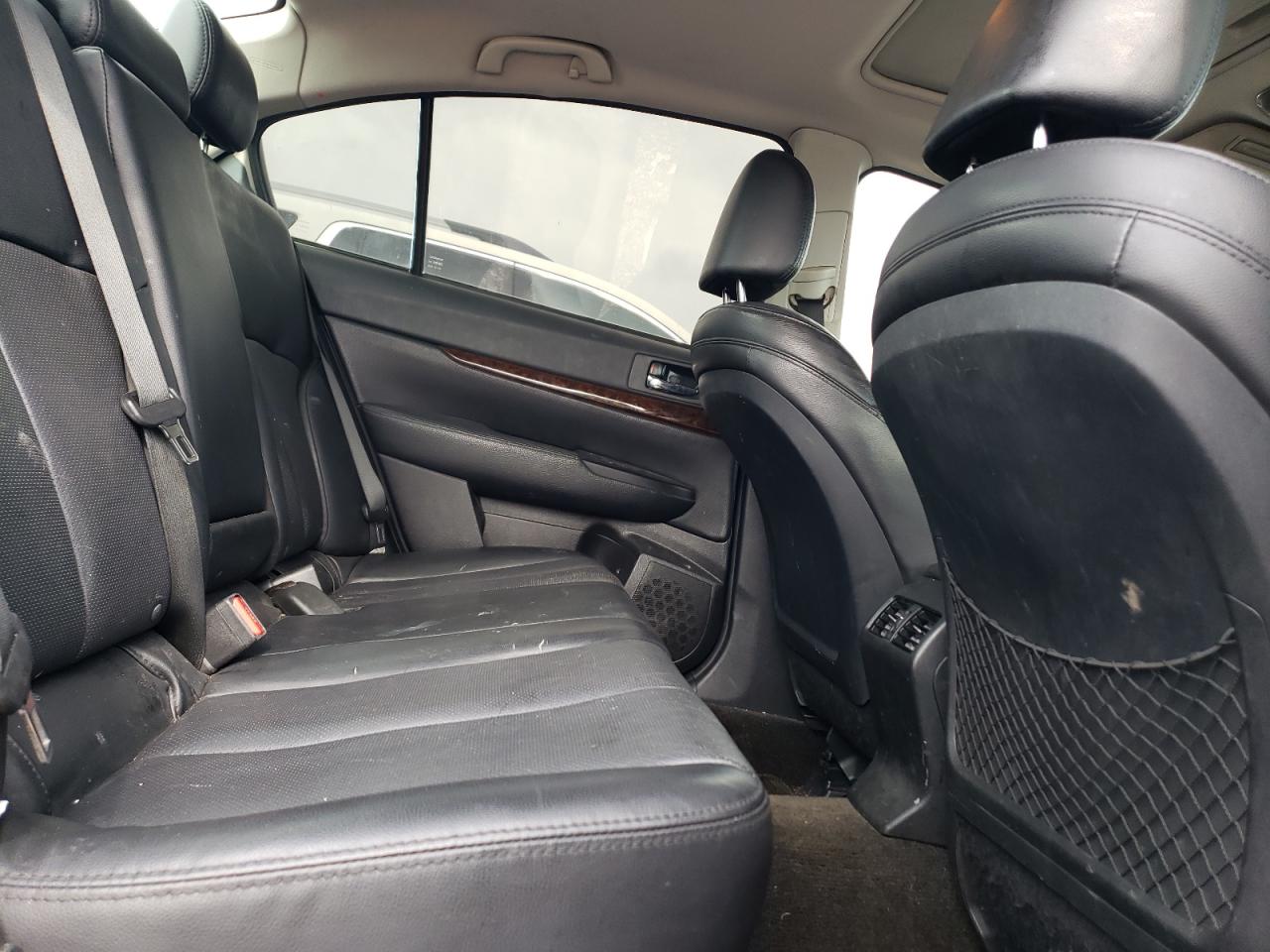 SUBARU LEGACY 2013 — 11