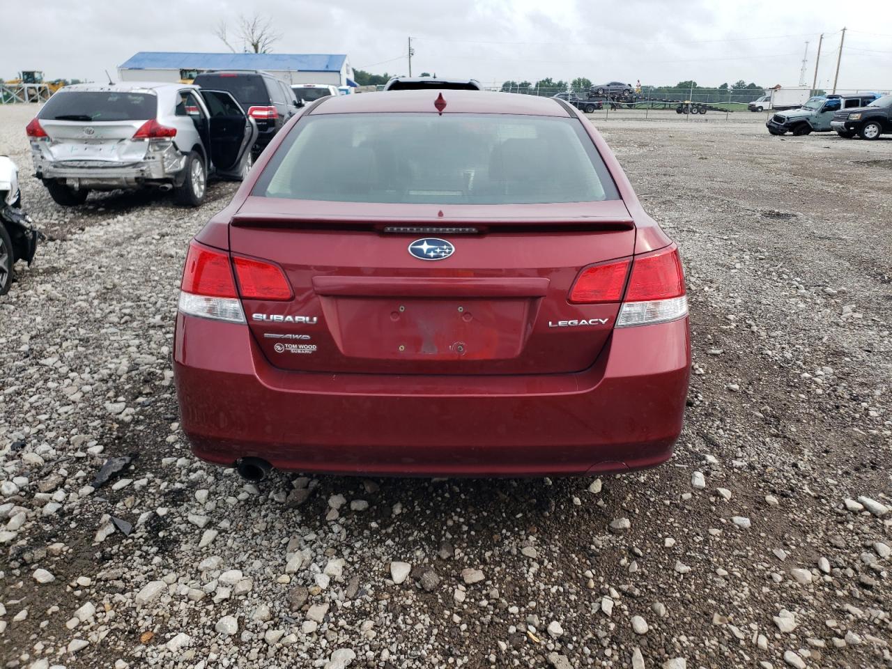 SUBARU LEGACY 2013 — 7