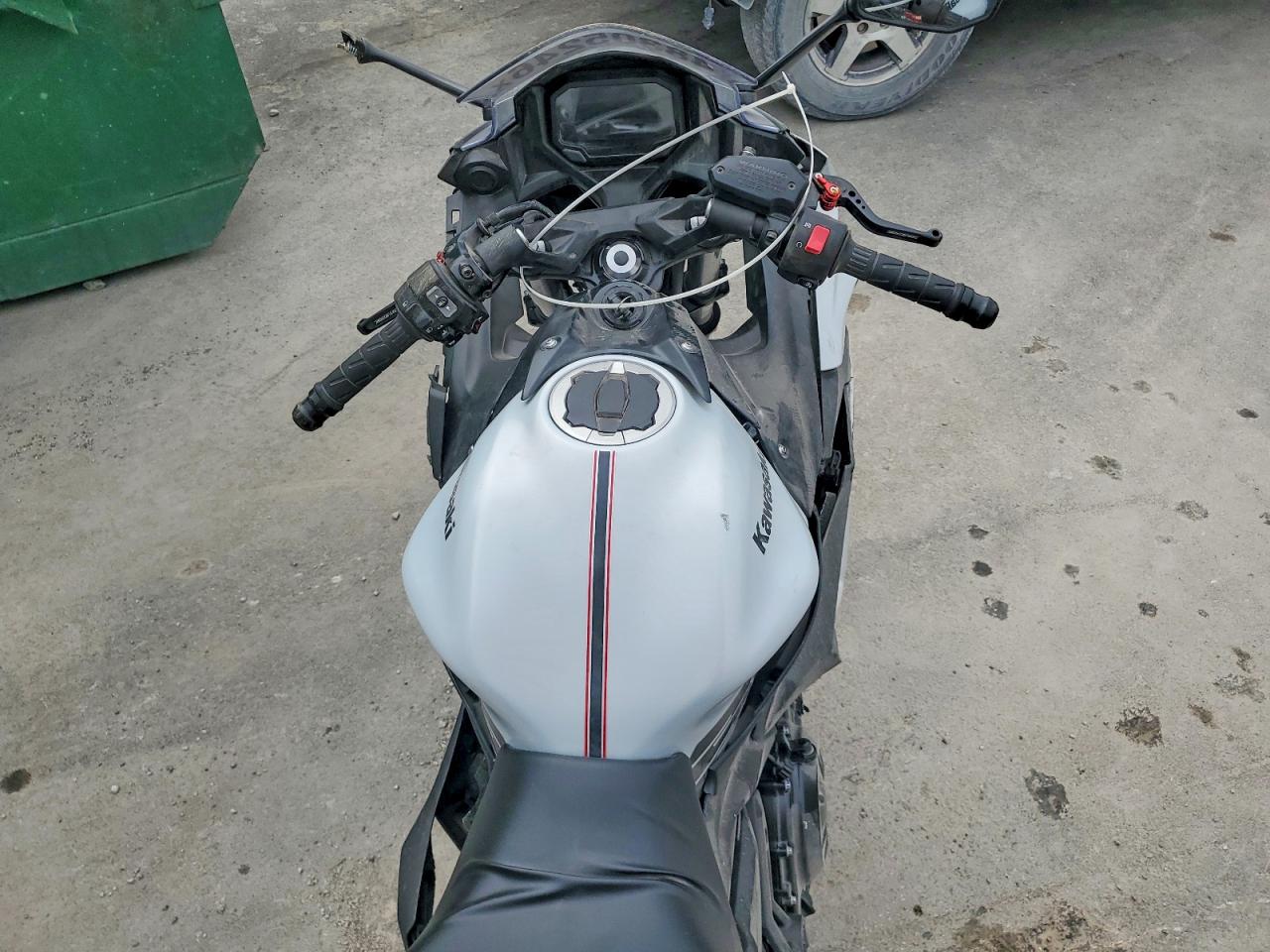 KAWASAKI EX650 2026 — 7