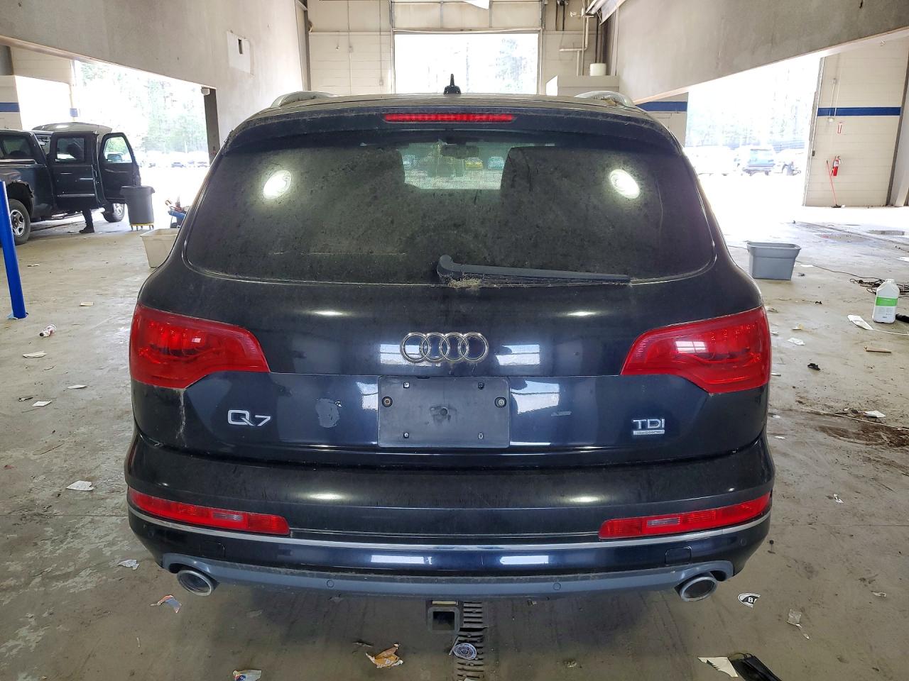 AUDI Q7 2012 — 6