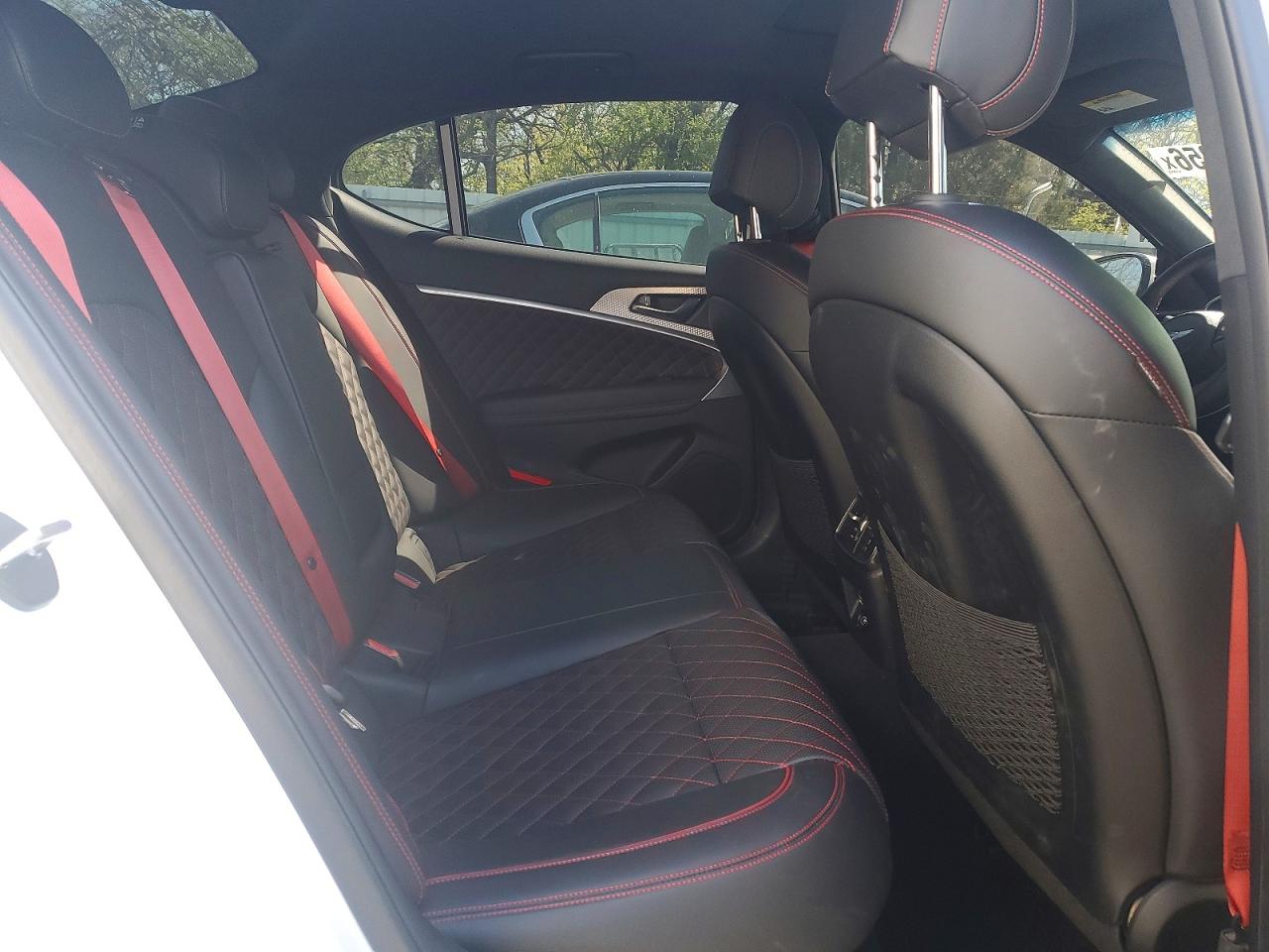 GENESIS G70 2023 — 11