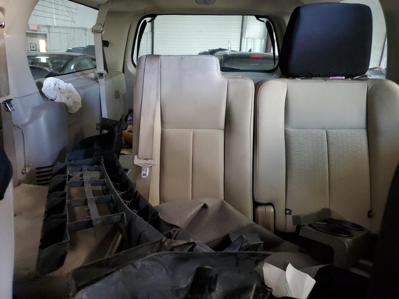 FORD EXPEDITION 2011 — 11