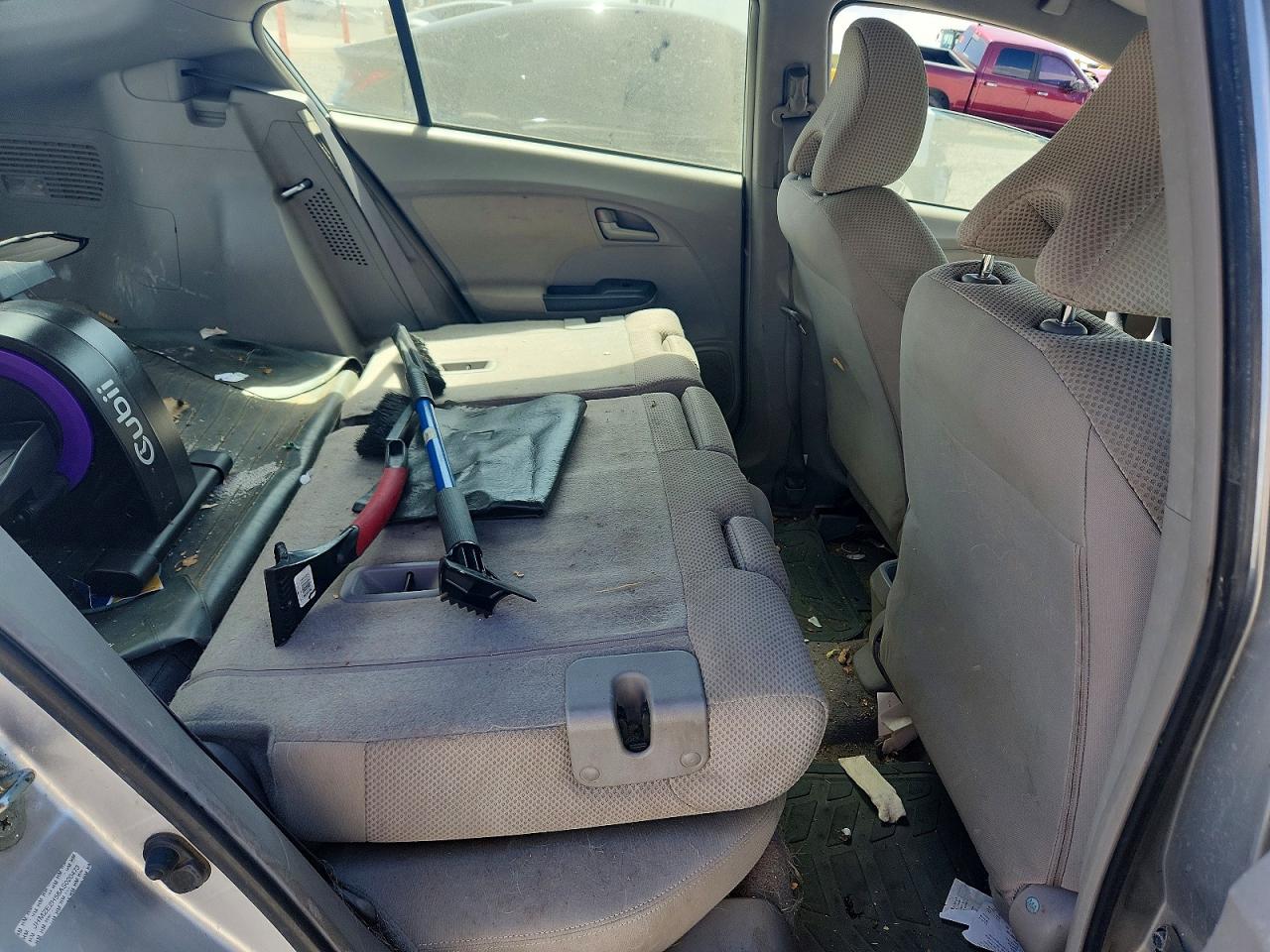 HONDA INSIGHT 2010 — 11