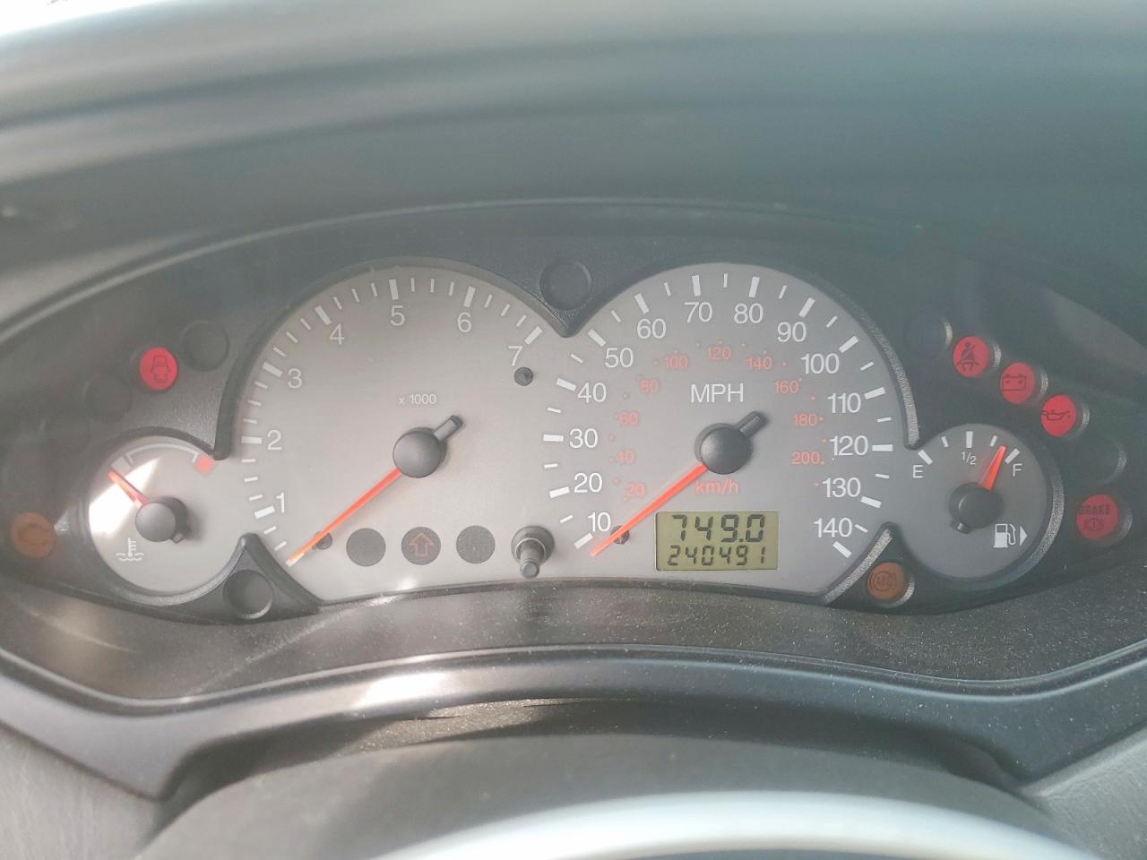 FORD FOCUS 2003 — 10