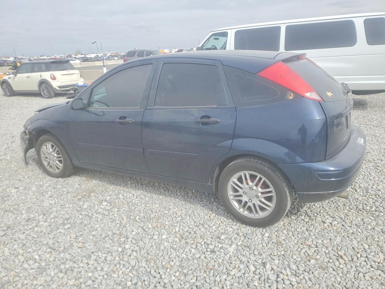 FORD FOCUS 2003 — 3