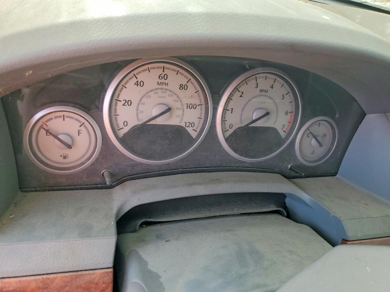 CHRYSLER TOWN & COUNTRY 2008 — 10