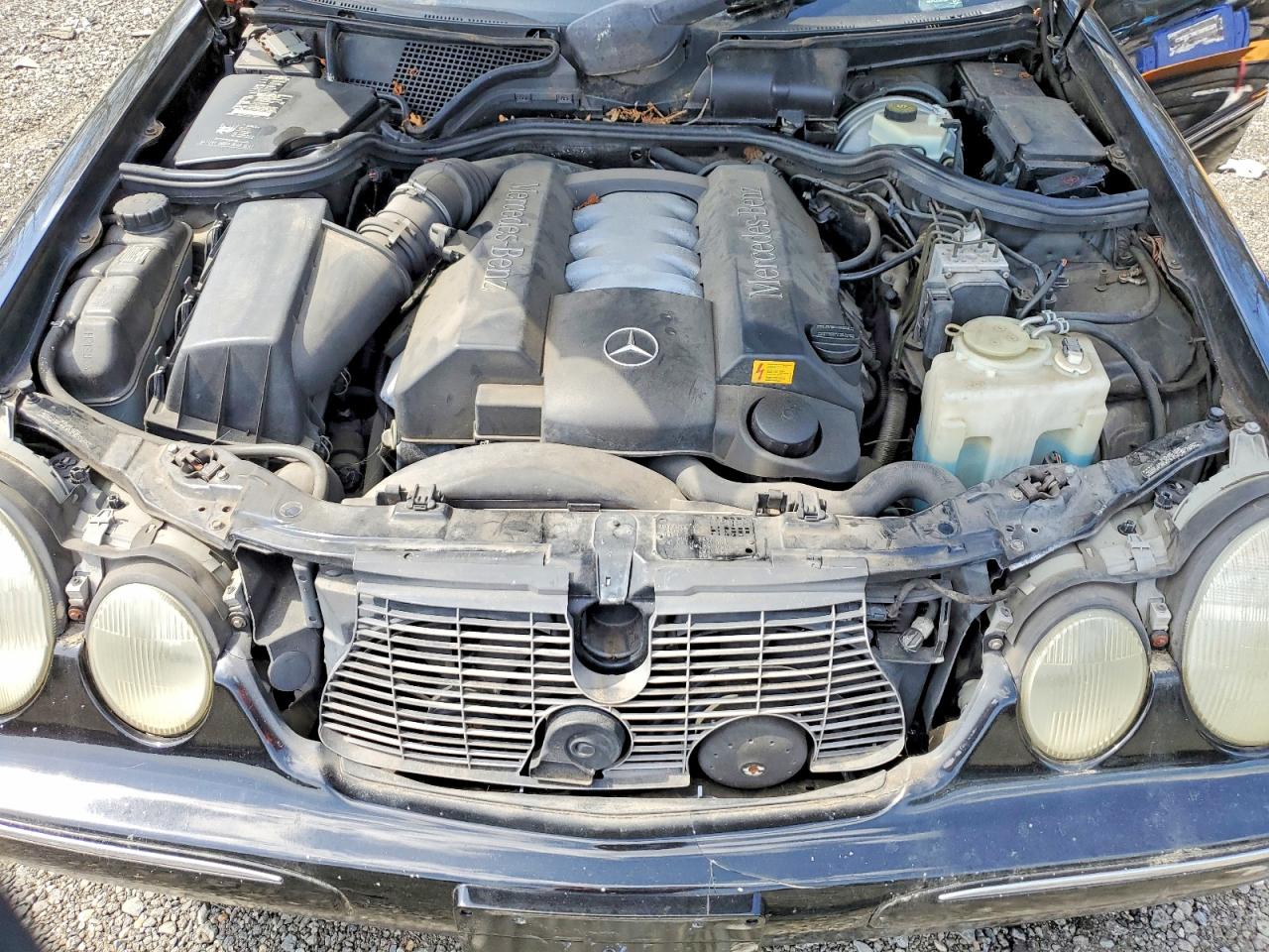 MERCEDES-BENZ E 2001 — 12