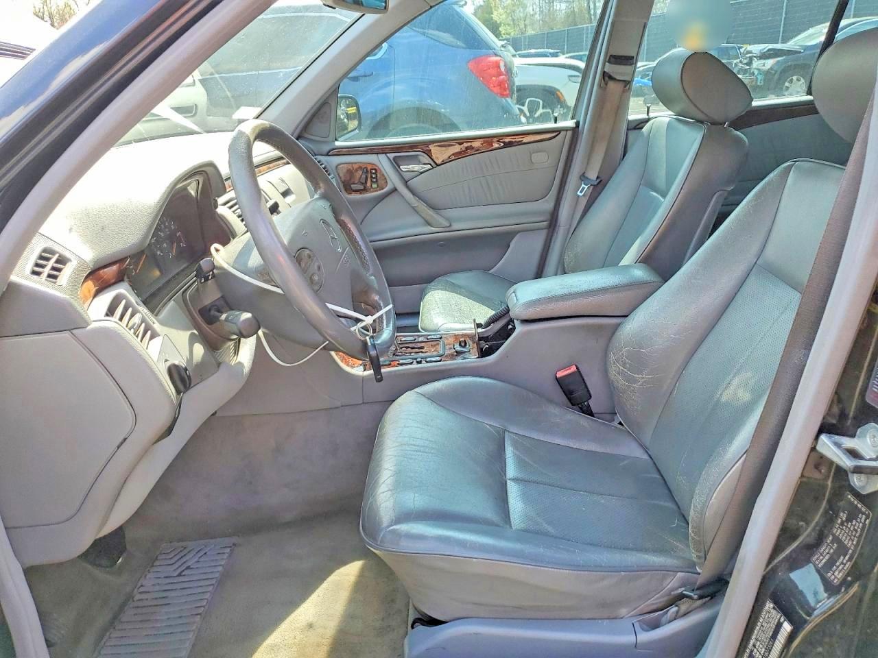 MERCEDES-BENZ E 2001 — 8