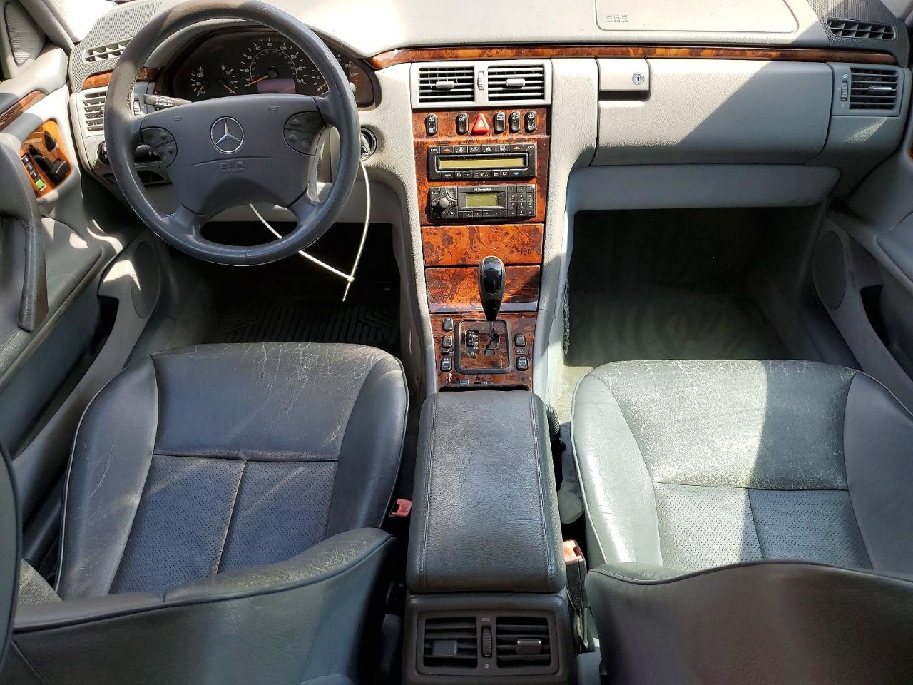 MERCEDES-BENZ E 2001 — 9