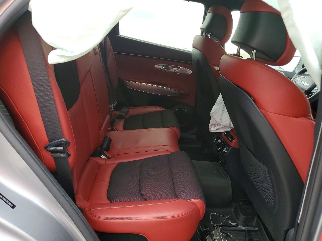 GENESIS GV70 2024 — 12